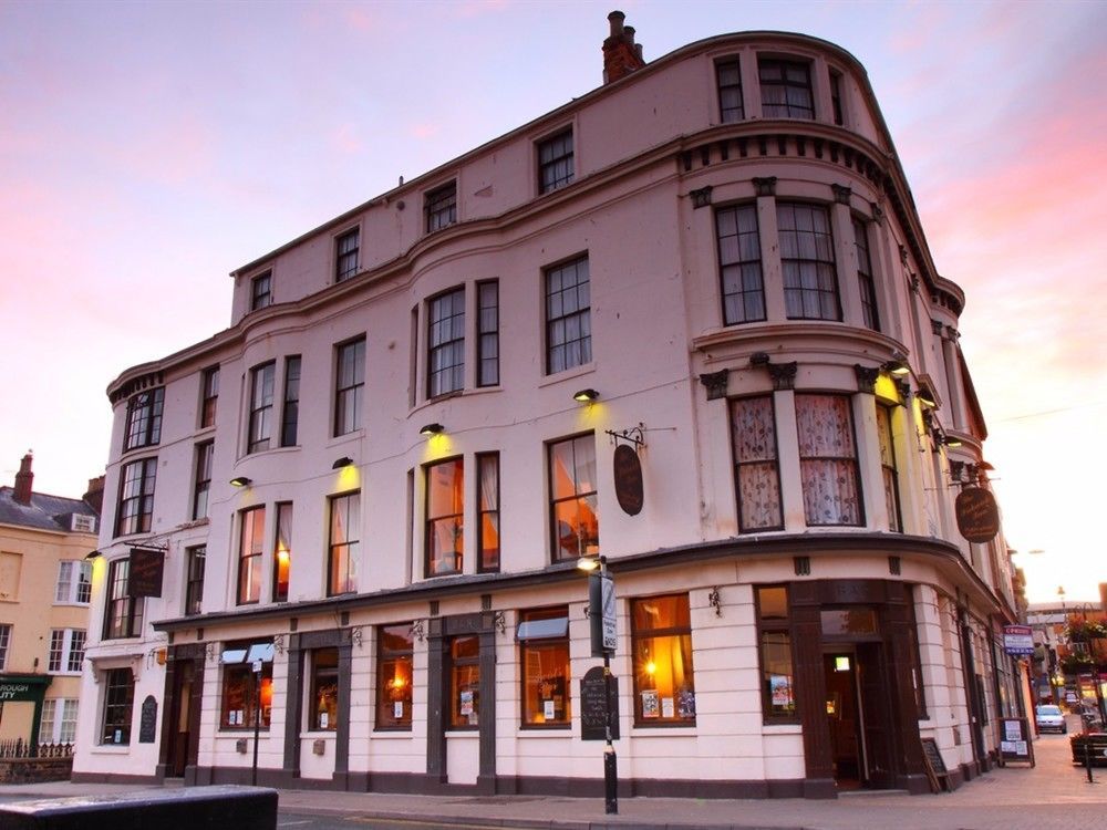 The Dickens Bar & Inn Scarborough Exterior photo